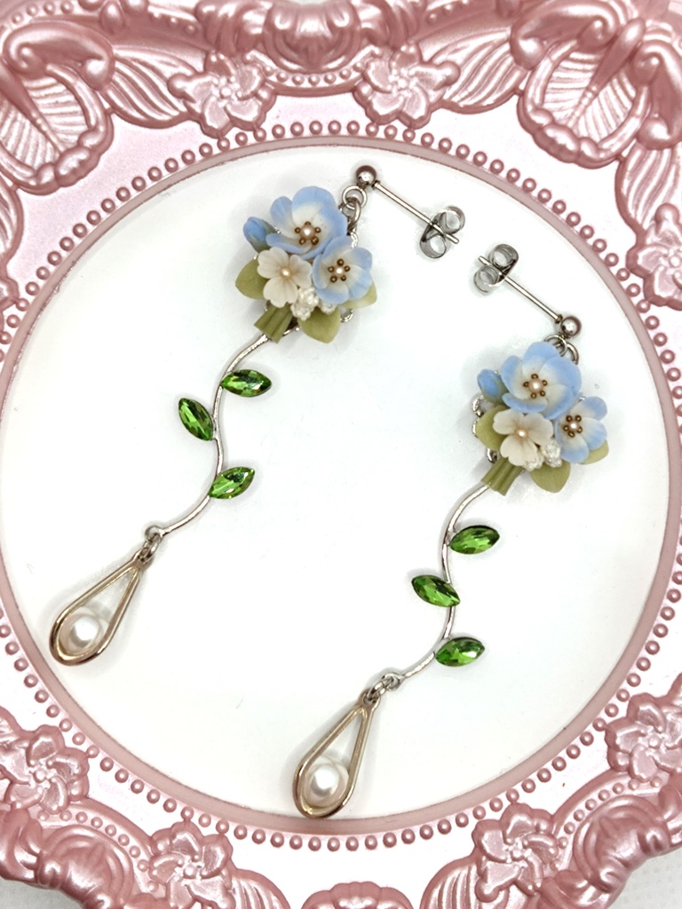 267 ネモフィラのブーケピアス(サージカルステンレス）パーツ変更可