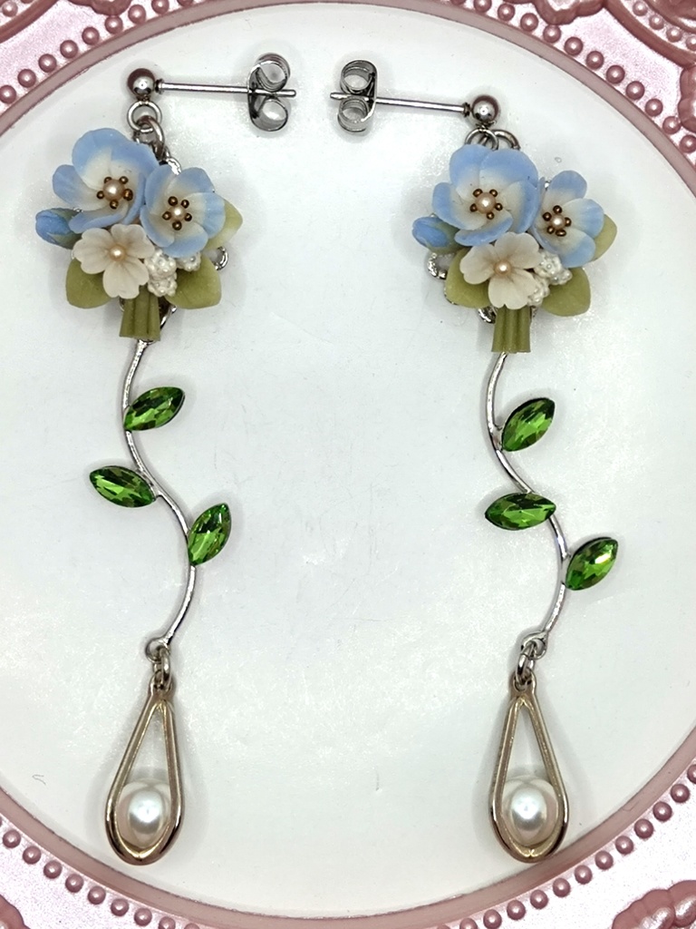 267 ネモフィラのブーケピアス(サージカルステンレス)パーツ変更可