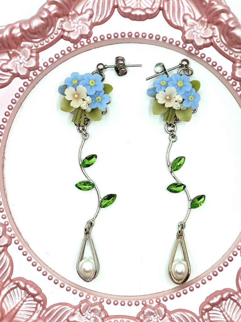 269 忘れな草のブーケピアス(サージカルステンレス)パーツ変更可