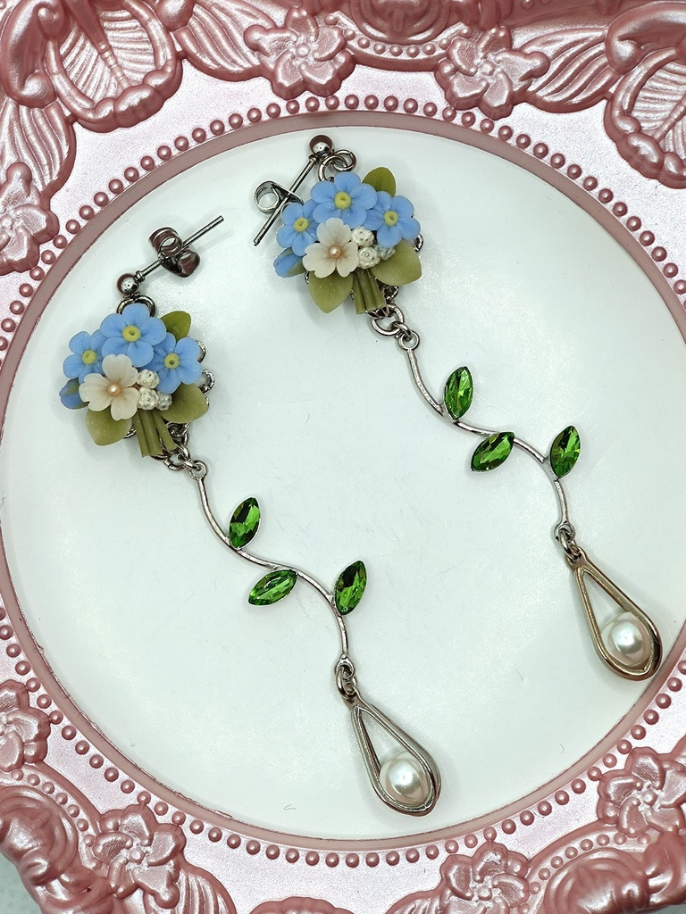 269 忘れな草のブーケピアス(サージカルステンレス)パーツ変更可