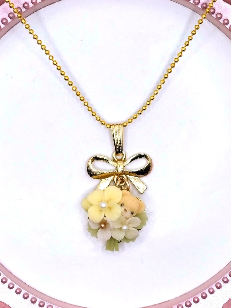 311 黄色のお花とちびくまちゃんブーケネックレス