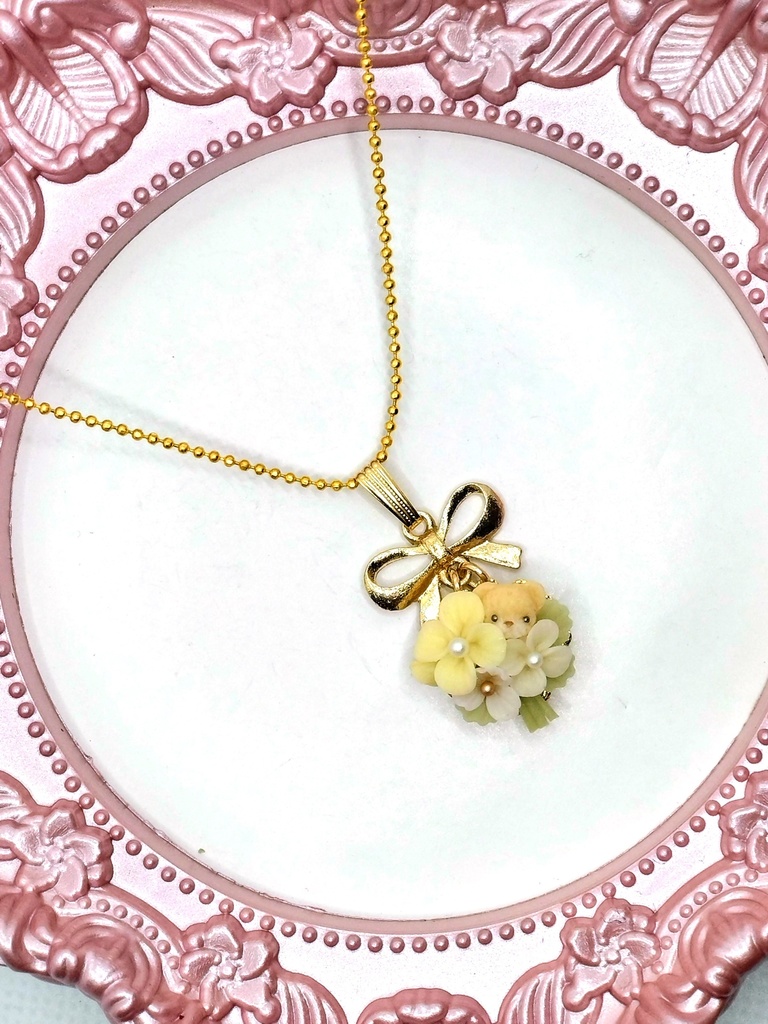 311 黄色のお花とちびくまちゃんブーケネックレス