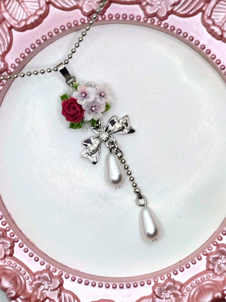 319 桜とバラのブーケネックレス