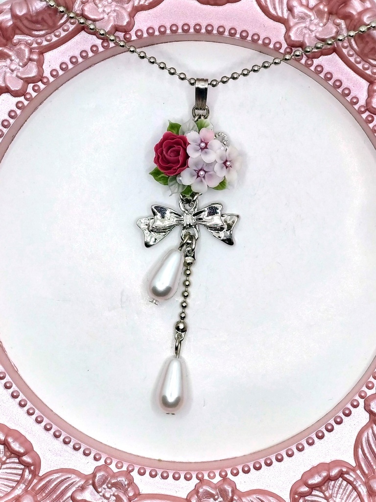 319 桜とバラのブーケネックレス