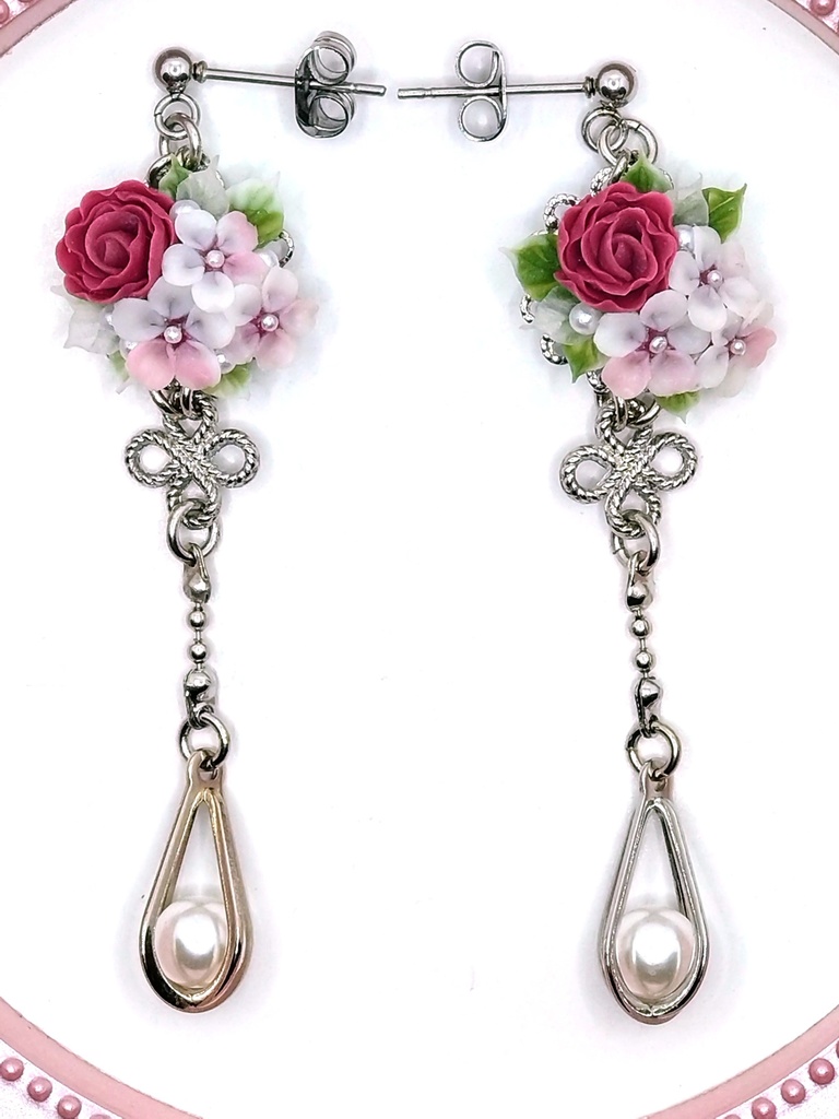 320 桜とバラのブーケピアス(サージカルステンレス)/イヤリング/樹脂ノンホールピアス/クリップ式イヤリング(サージカルステンレス)