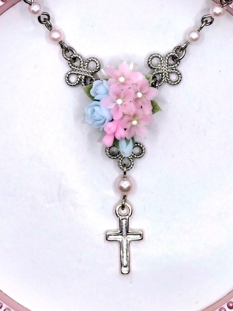 334 ピンクのデルフィニウムブーケミニロザリオネックレス