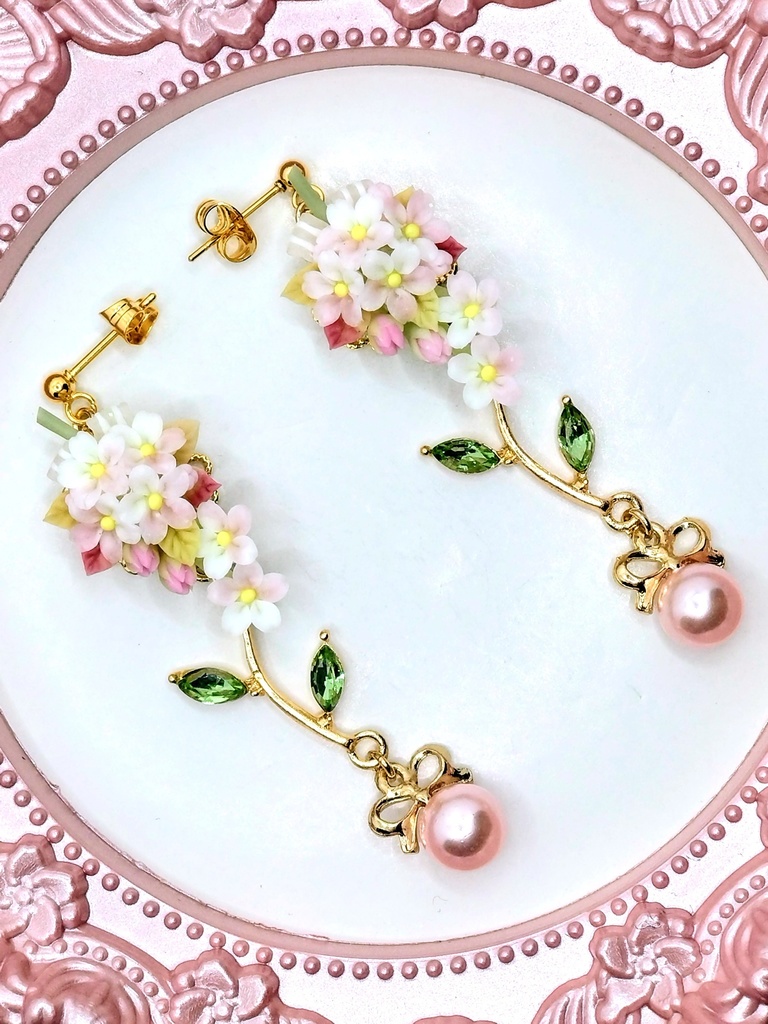 373 桜のキャスケードブーケピアス(サージカルステンレス)/イヤリング/樹脂ノンホールピアス/クリップ式イヤリング(サージカルステンレス)