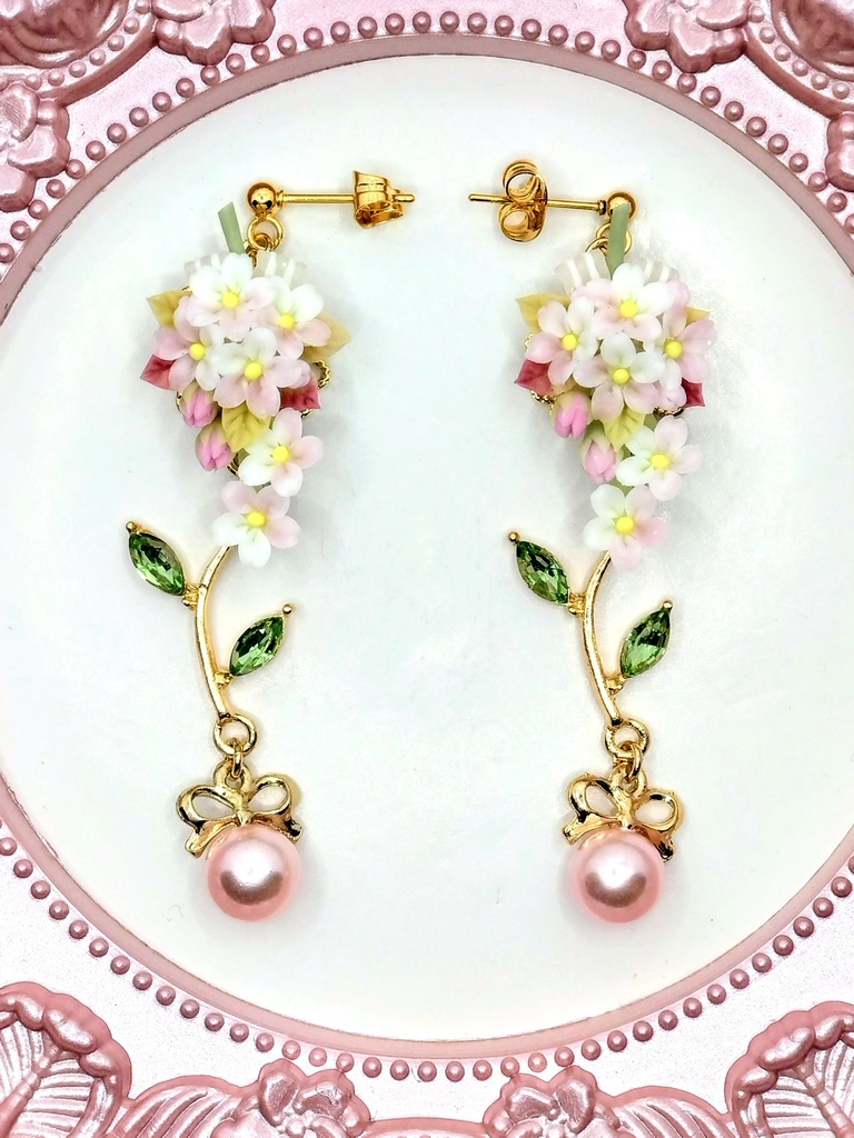 373 桜のキャスケードブーケピアス(サージカルステンレス)/イヤリング/樹脂ノンホールピアス/クリップ式イヤリング(サージカルステンレス)