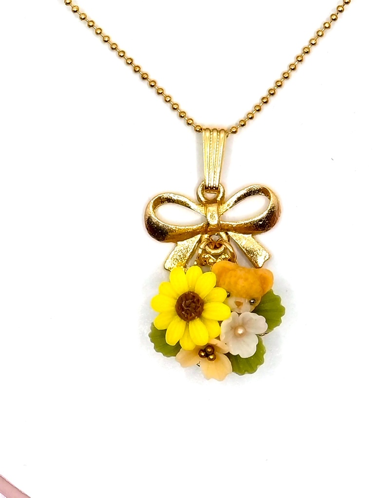 382 ひまわりとちびくまちゃんブーケのネックレス