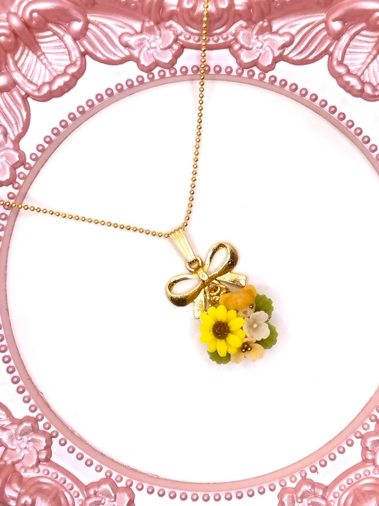 382 ひまわりとちびくまちゃんブーケのネックレス