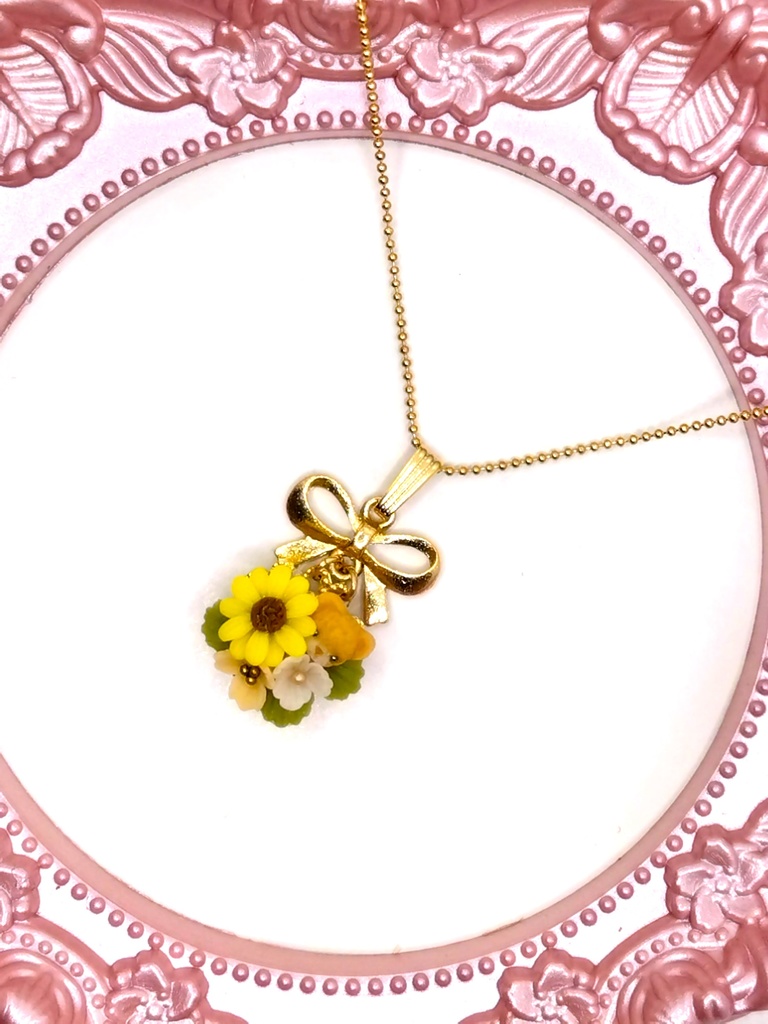 382 ひまわりとちびくまちゃんブーケのネックレス