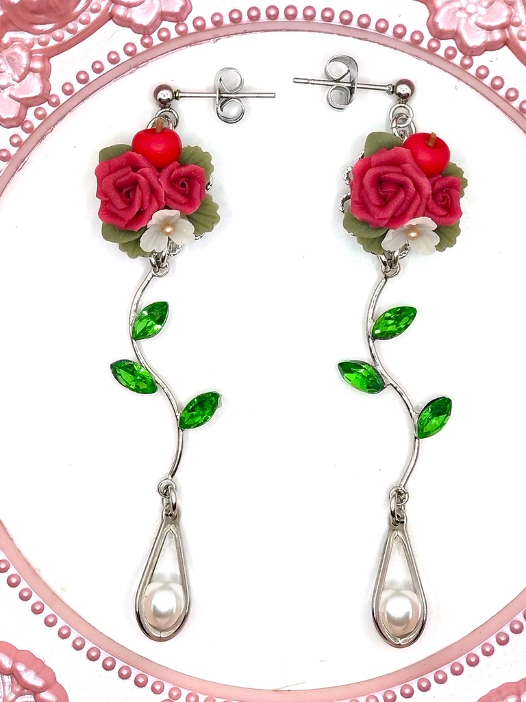 387 バラとりんごのブーケピアス(サージカルステンレス)/イヤリング/樹脂ノンホールピアス/クリップ式イヤリング(サージカルステンレス)