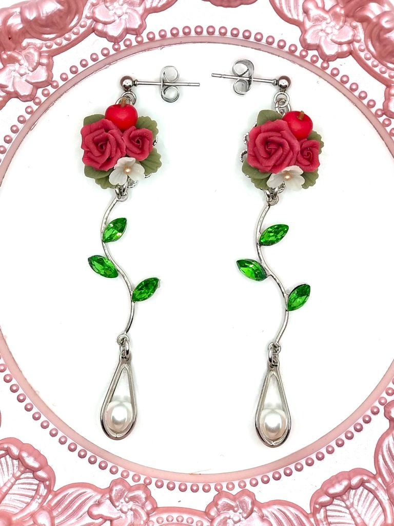 387 バラとりんごのブーケピアス(サージカルステンレス)/イヤリング/樹脂ノンホールピアス/クリップ式イヤリング(サージカルステンレス)