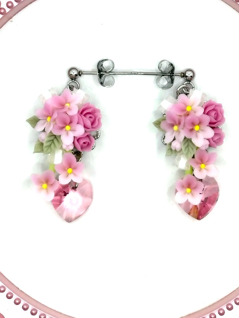 406 ピンクのすみれブーケピアス(サージカルステンレス)/イヤリング/樹脂ノンホールピアス/クリップ式イヤリング(サージカルステンレス)