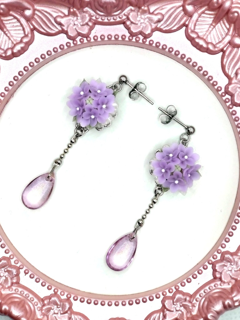 410 紫陽花（薄紫）のブーケピアス（サージカルステンレス）/イヤリング/樹脂ノンホールピアス/クリップ式イヤリング（サージカルステンレス）