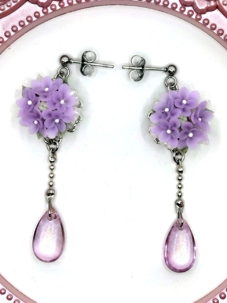 410 紫陽花(薄紫)のブーケピアス(サージカルステンレス)/イヤリング/樹脂ノンホールピアス/クリップ式イヤリング(サージカルステンレス)