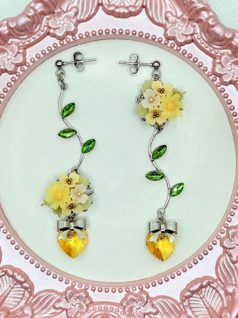 420 黄色のコスモスブーケのピアス