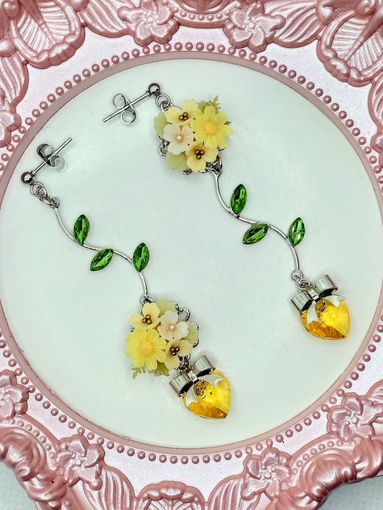 420 黄色のコスモスブーケのピアス