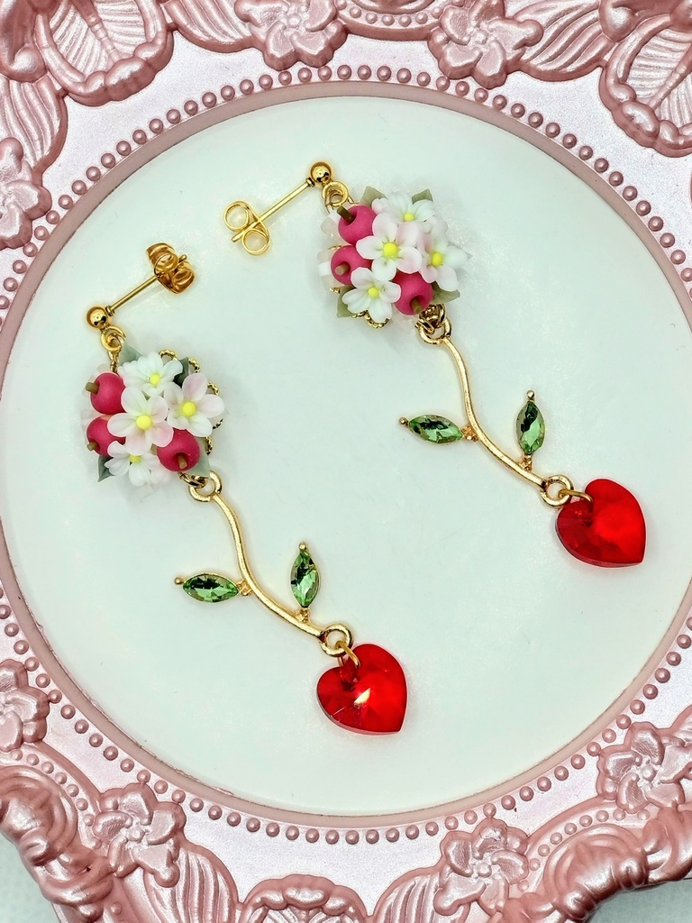 422 りんごのブーケピアス