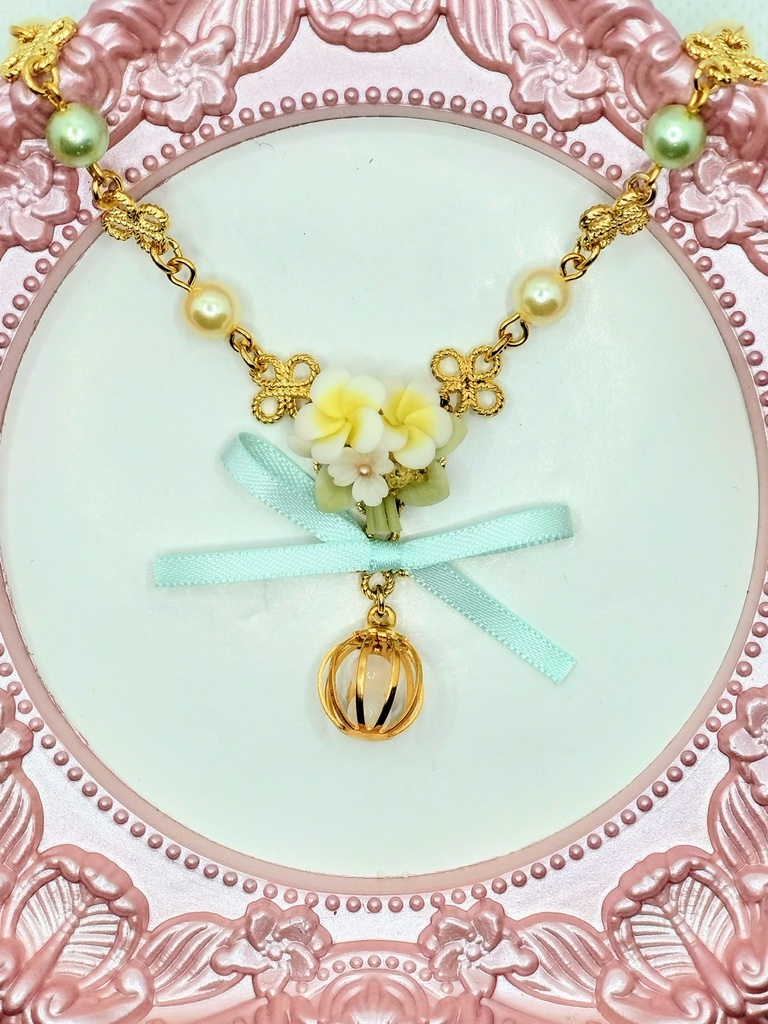 430 プルメリアのブーケネックレス(かごチャーム)