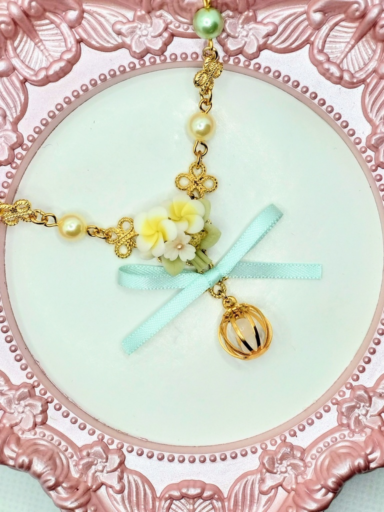 430 プルメリアのブーケネックレス(かごチャーム)