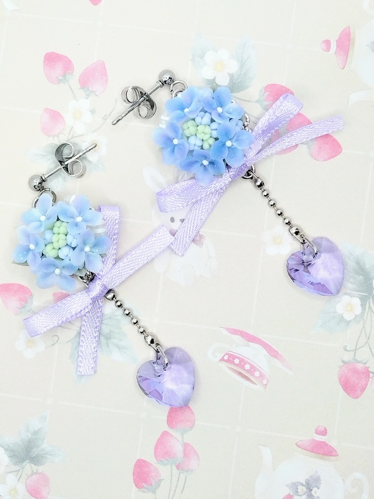 567 紫陽花のブーケリボンピアス