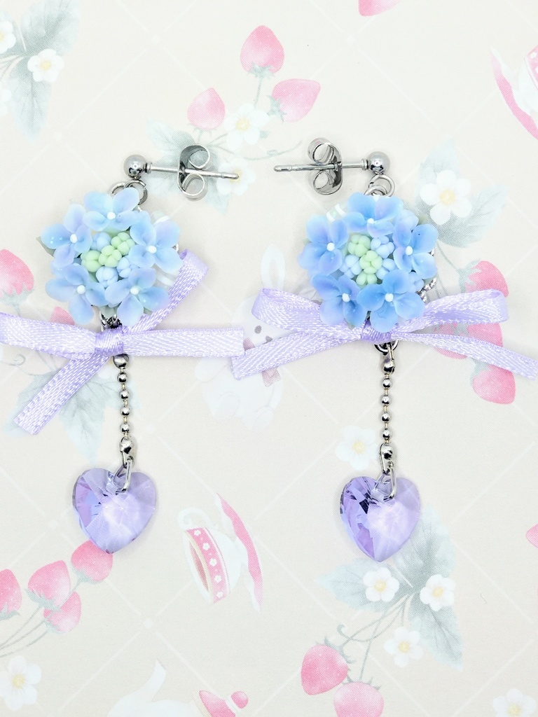 567 紫陽花のブーケリボンピアス