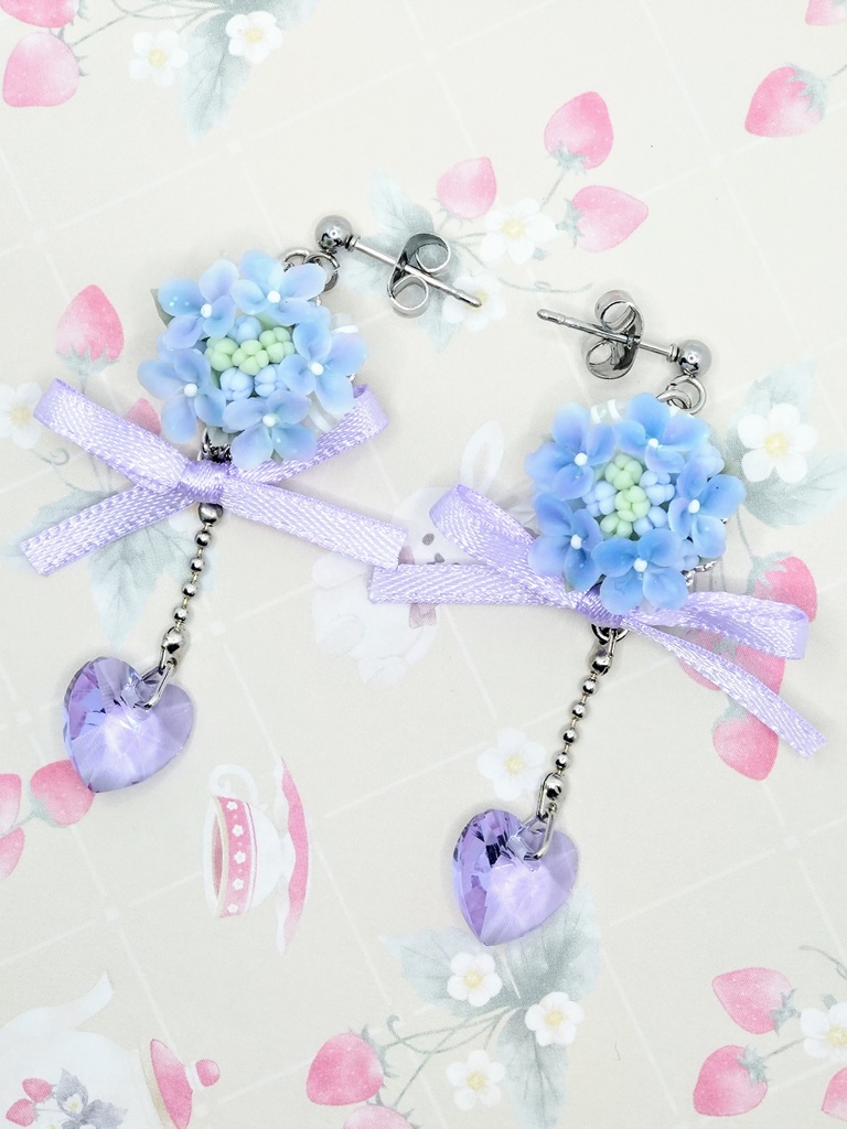 567 紫陽花のブーケリボンピアス