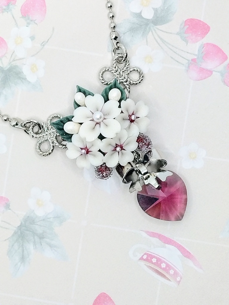 551 桜のブーケネックレス