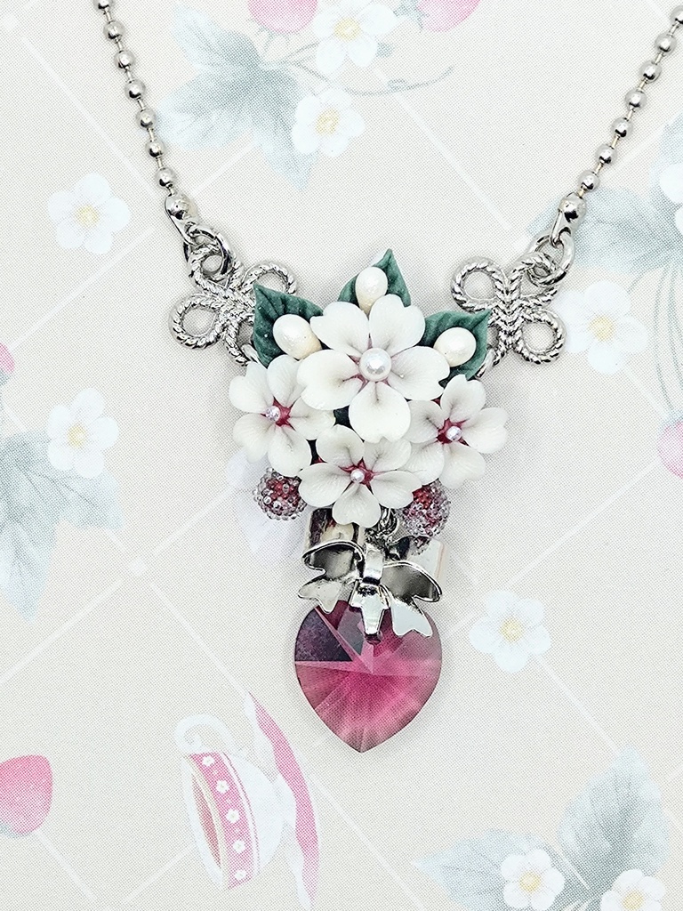 551 桜のブーケネックレス