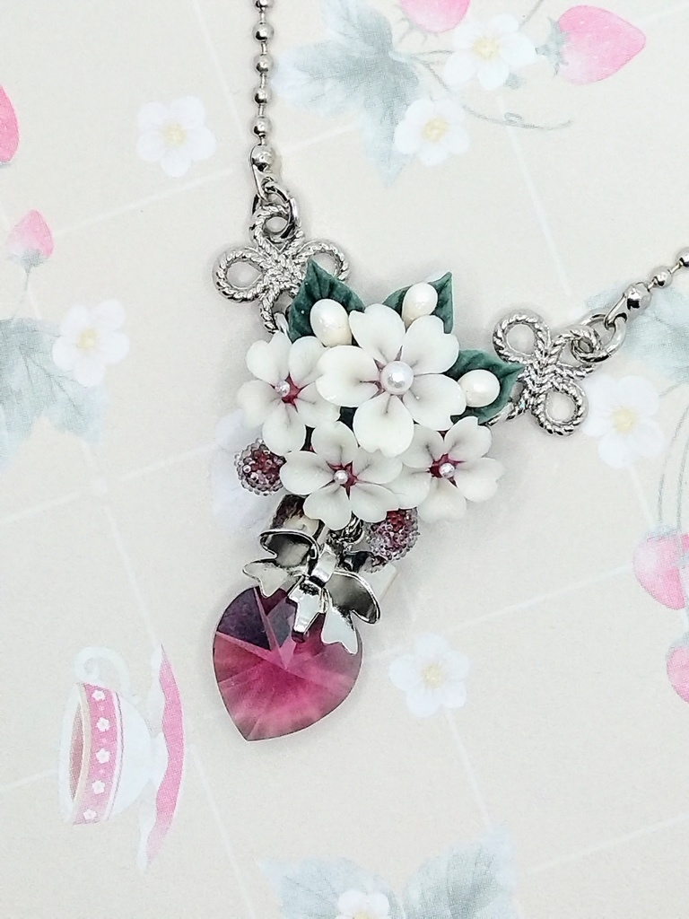 551 桜のブーケネックレス
