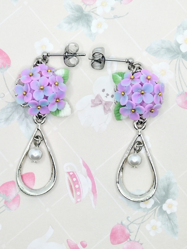 555 紫陽花のブーケピアス