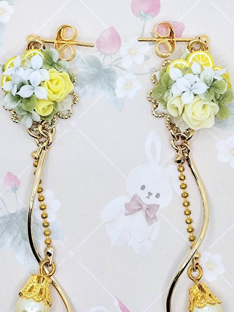 558 レモンブーケのピアス