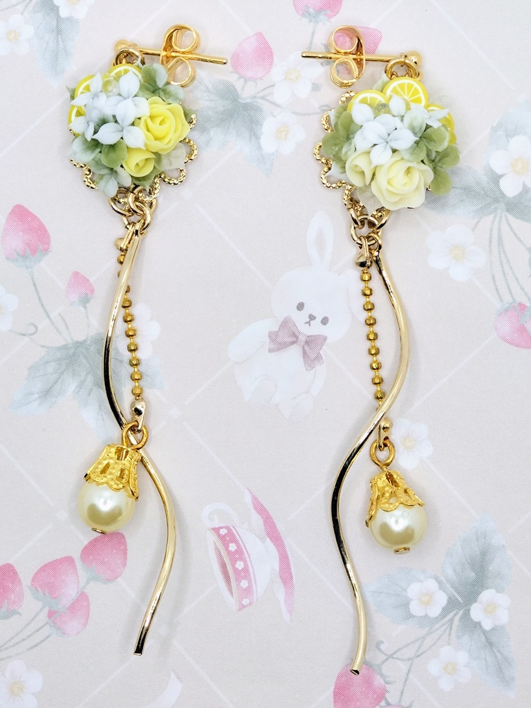 558 レモンブーケのピアス