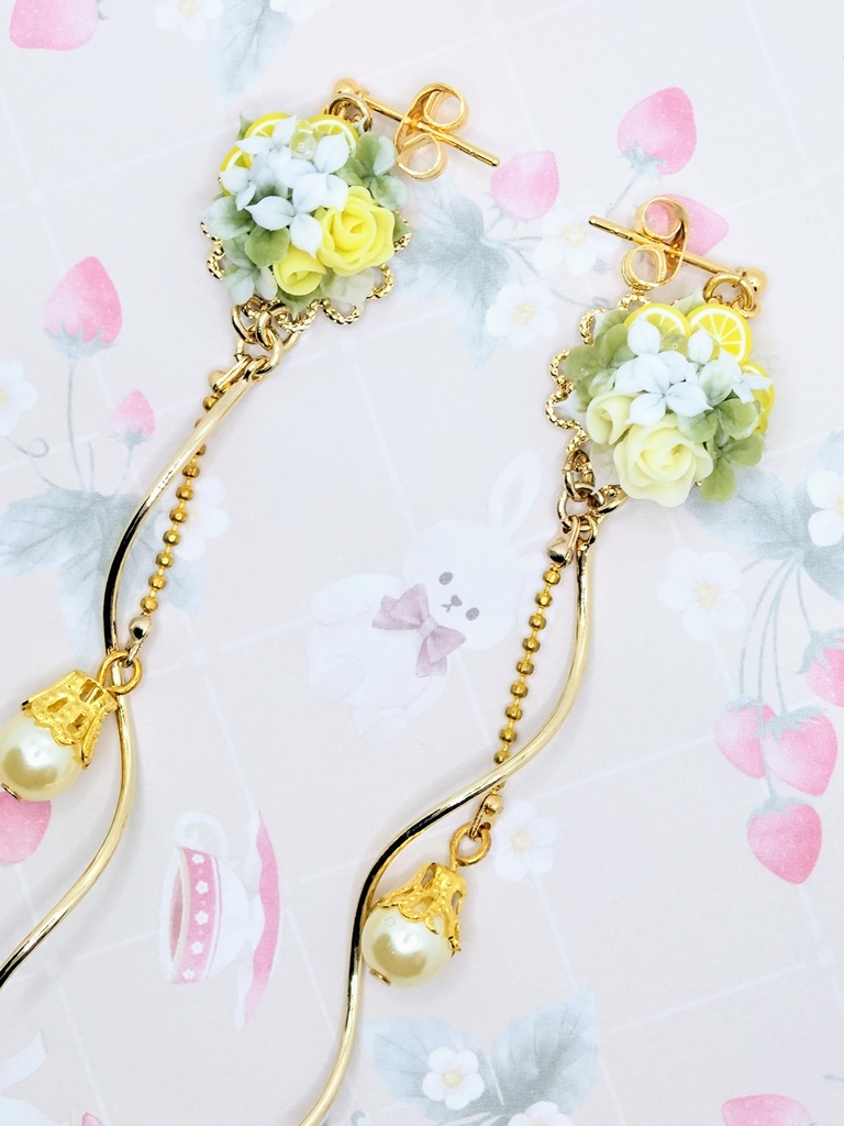 558 レモンブーケのピアス