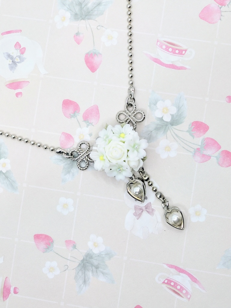 554 白桜のブーケネックレス