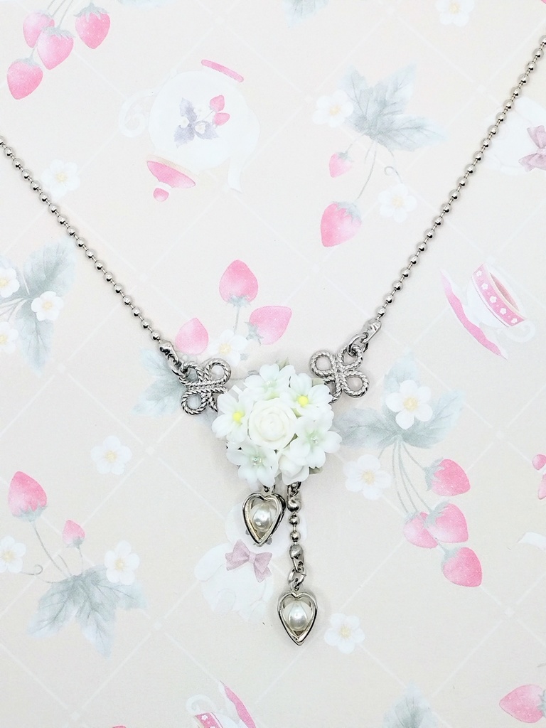 554 白桜のブーケネックレス