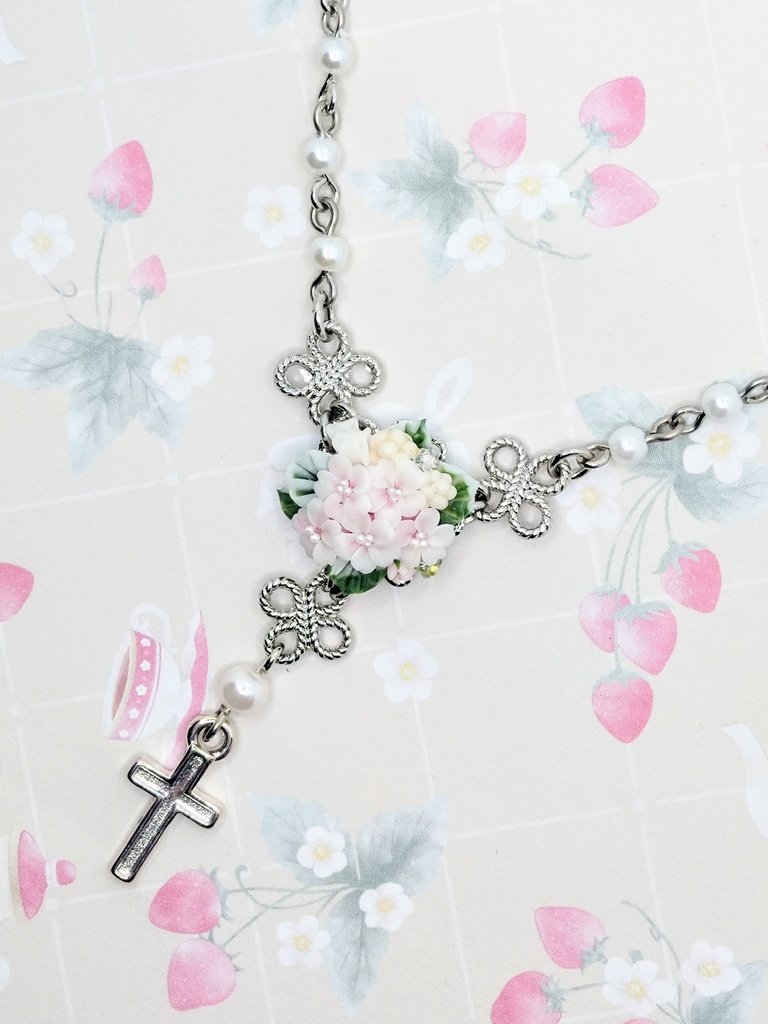 565 桜ブーケのミニロザリオネックレス