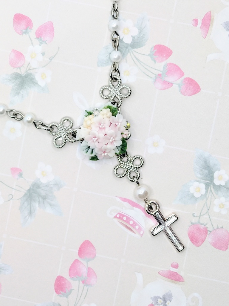 565 桜ブーケのミニロザリオネックレス