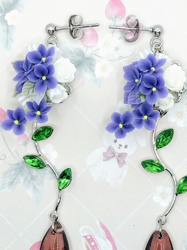 508 濃紫のすみれブーケピアス