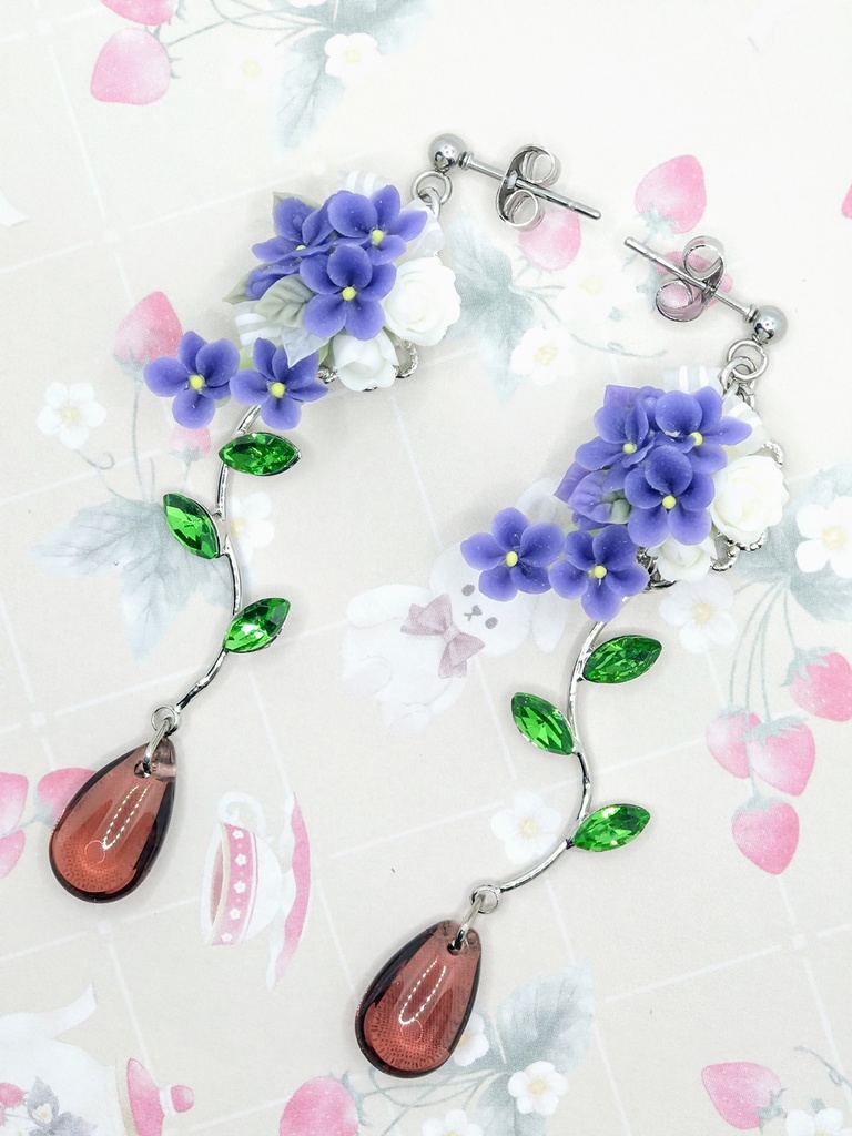 508 濃紫のすみれブーケピアス