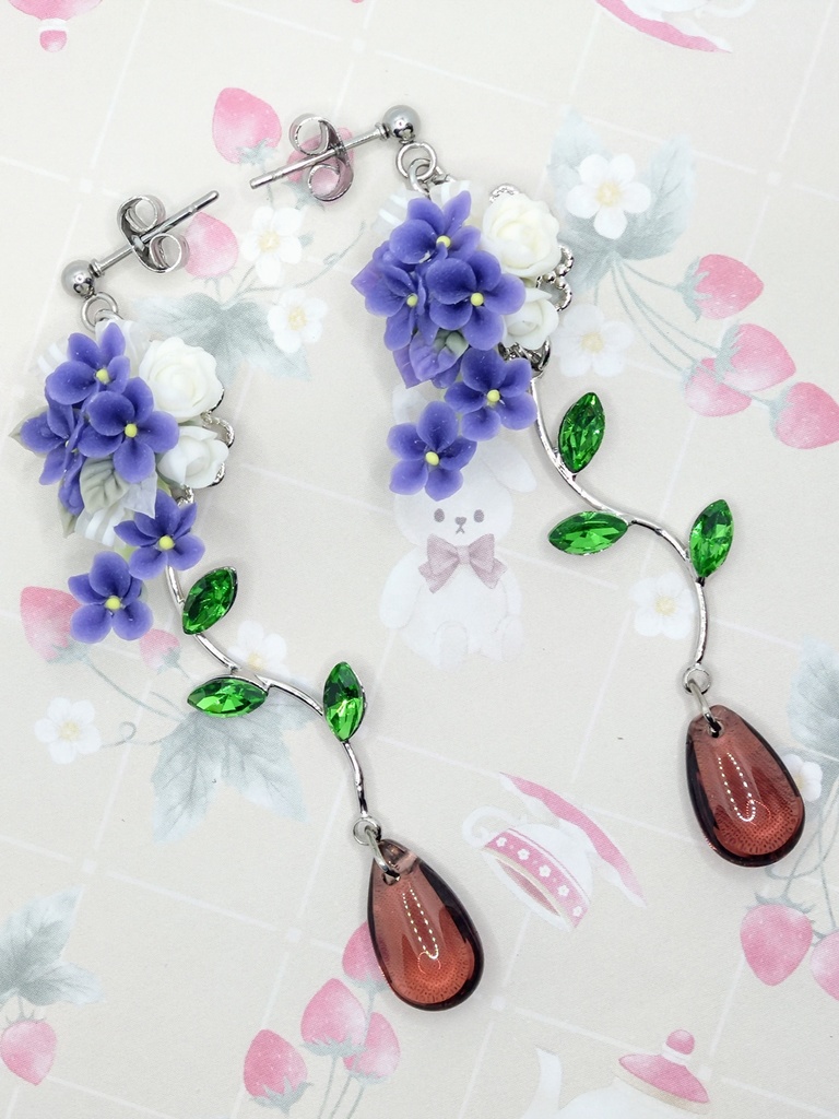 508 濃紫のすみれブーケピアス