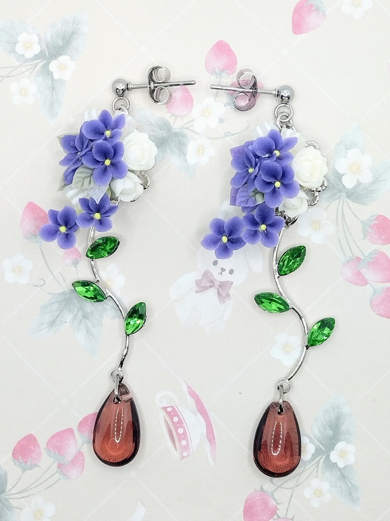 508 濃紫のすみれブーケピアス