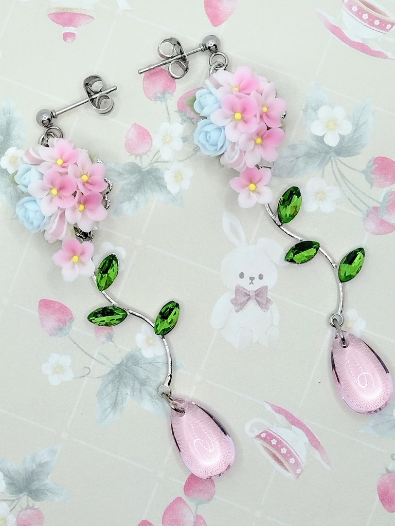 507 ピンクのすみれブーケピアス