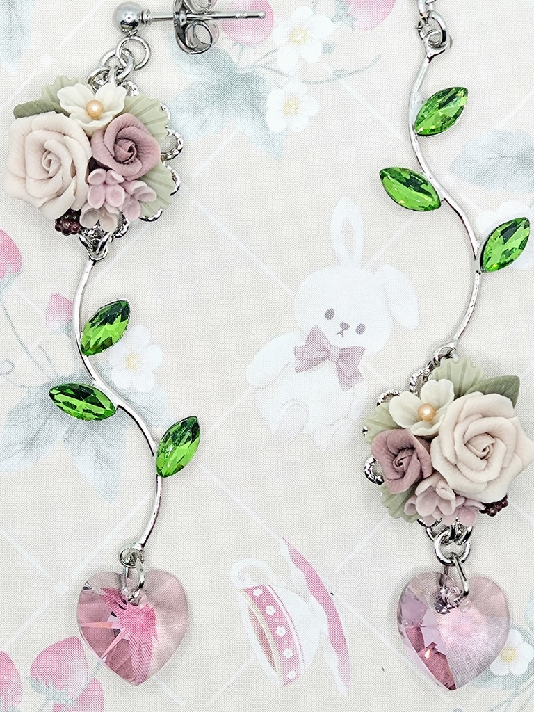 501 パープルピンクのバラブーケロングピアス