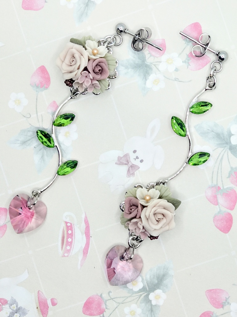 501 パープルピンクのバラブーケロングピアス