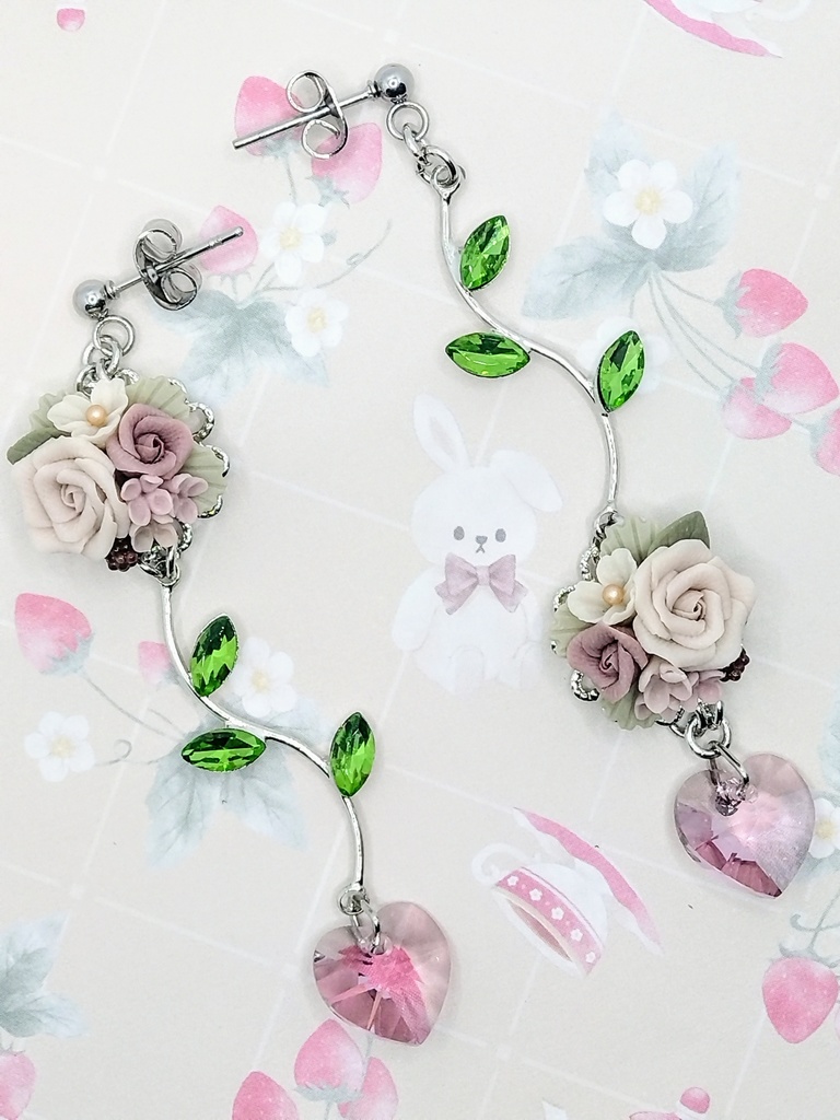 501 パープルピンクのバラブーケロングピアス