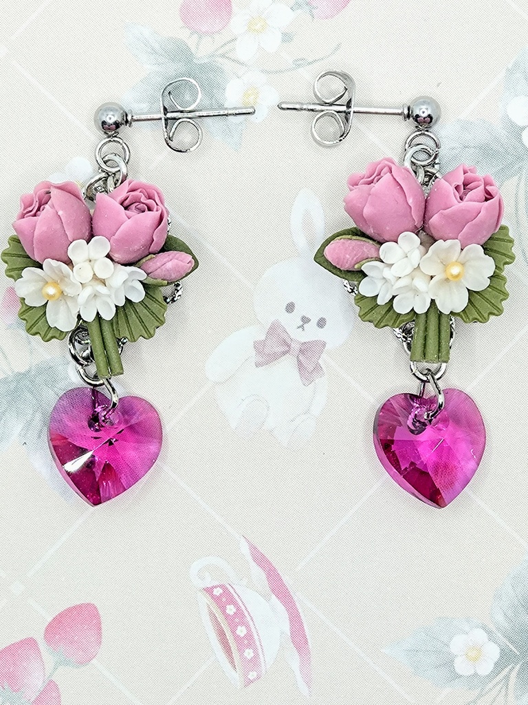 502 濃ピンクのチューリップブーケピアス