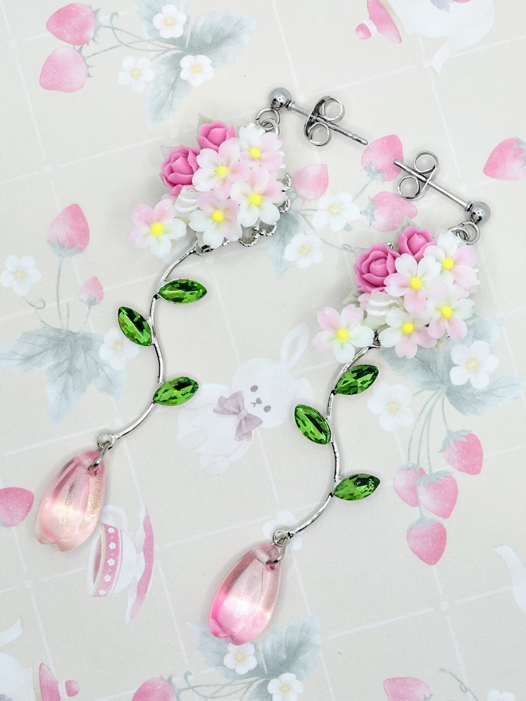 488 桜のキャスケードブーケピアス(花びらチャーム)