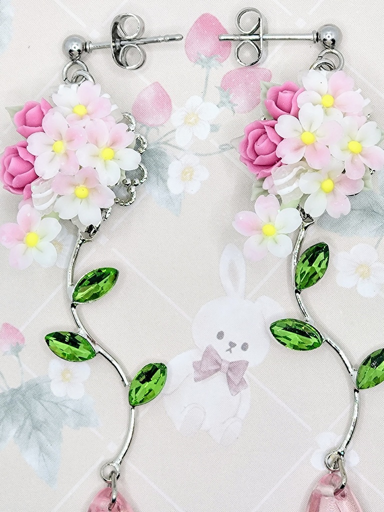 488 桜のキャスケードブーケピアス(花びらチャーム)